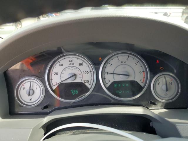 Chrysler Minivan Touring Image 7