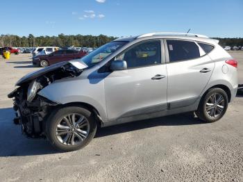  Salvage Hyundai TUCSON