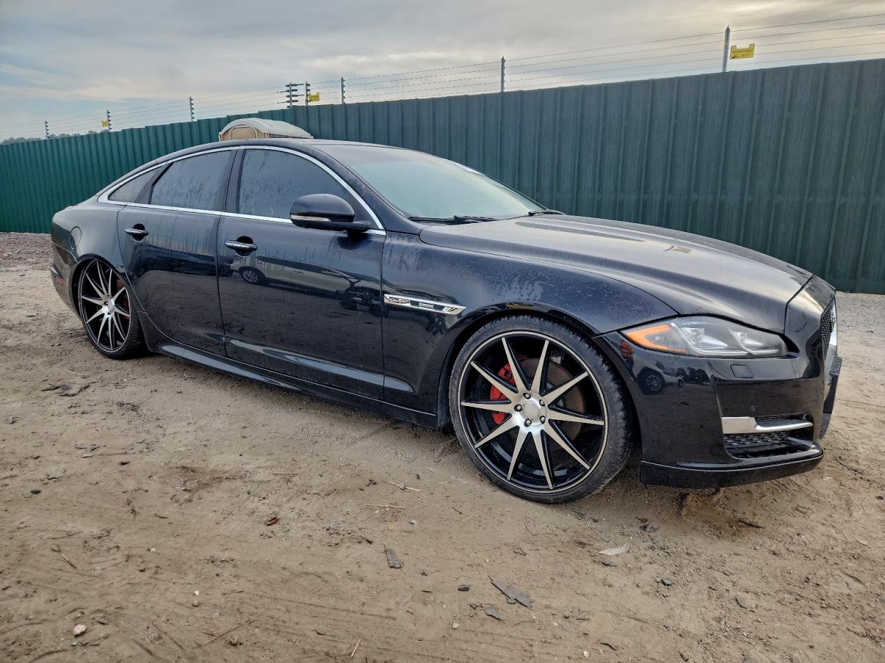 Jaguar XJ Image 10