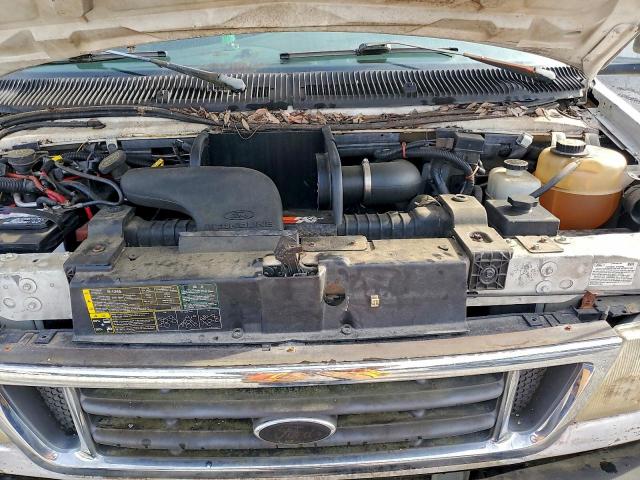 Ford Econoline E450 Super Duty Cutaway Van Image 7