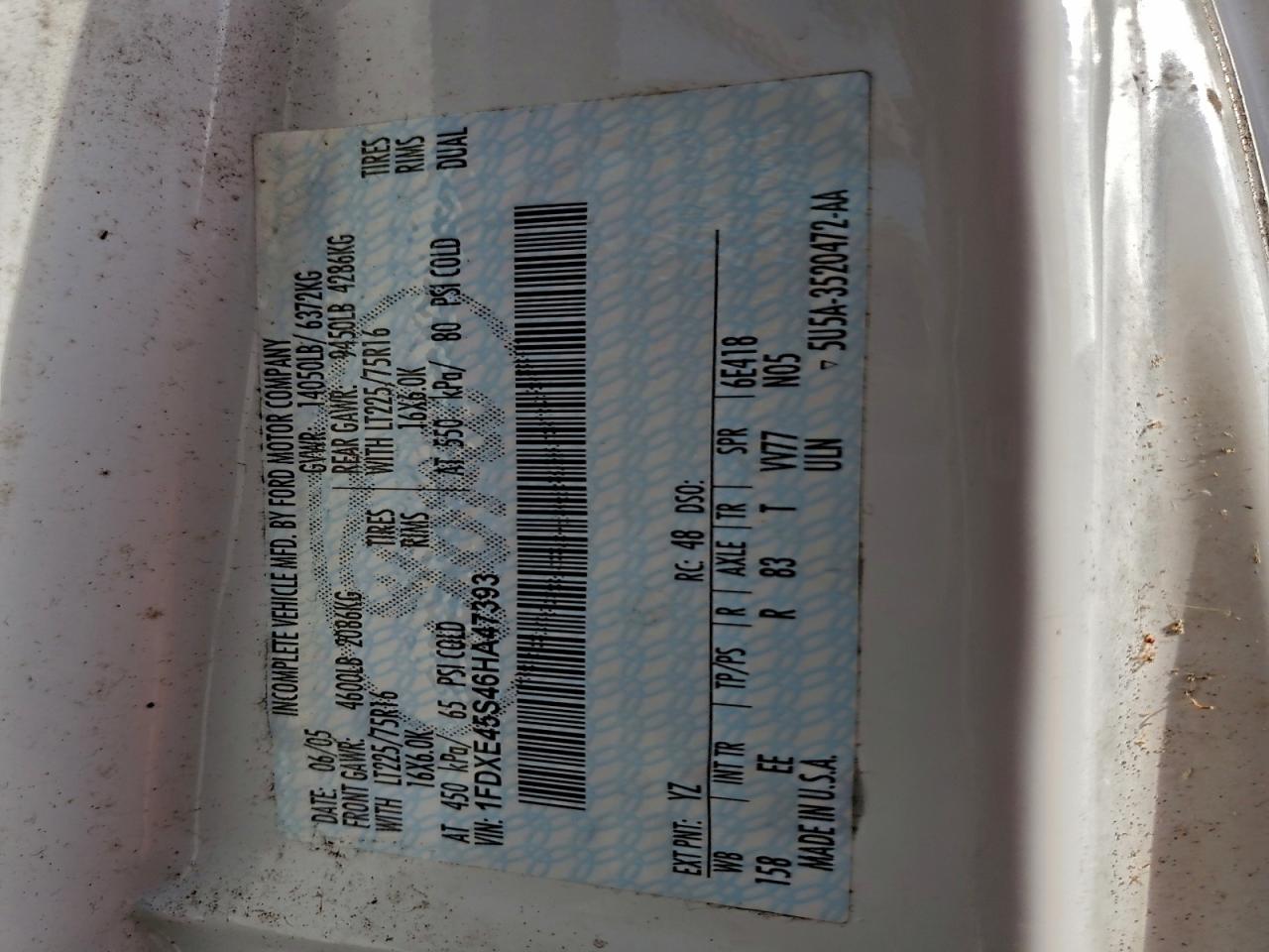 Ford Econoline E450 Super Duty Cutaway Van Image 10