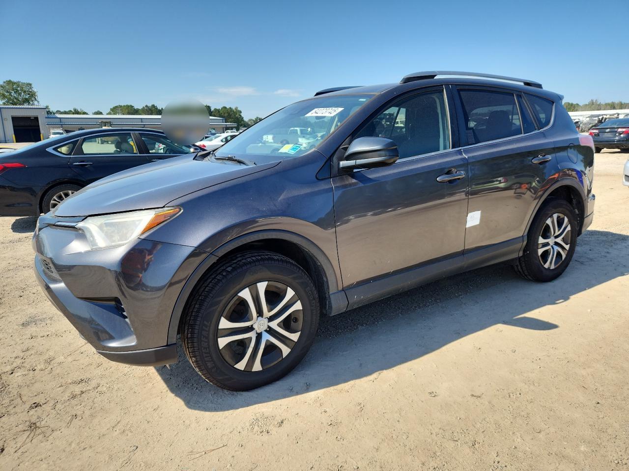 Toyota RAV4 Le Image 1