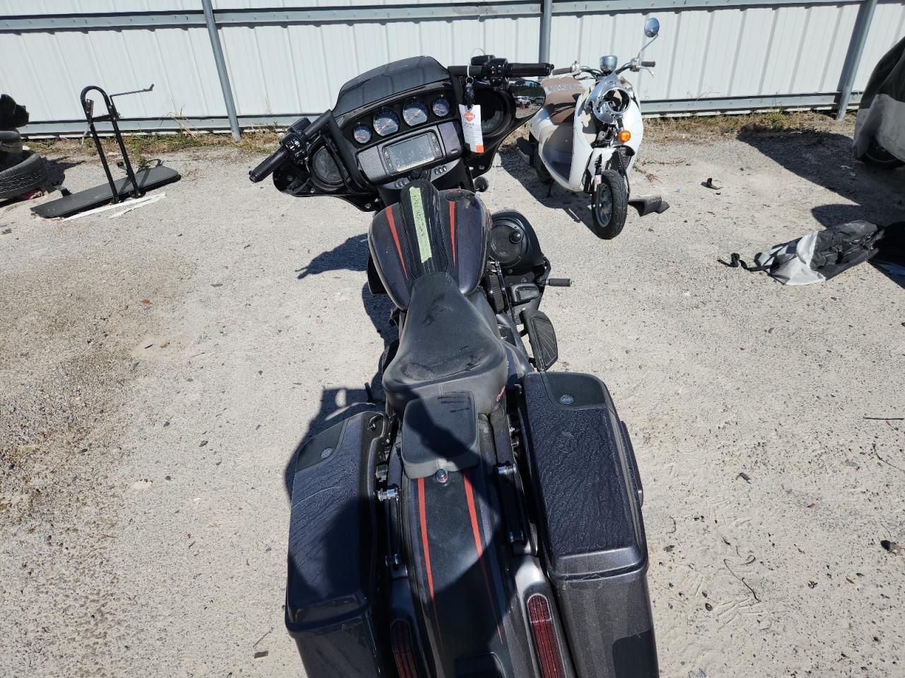 Harley-Davidson Fl Cvo Street Glide Image 3