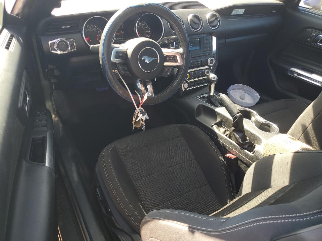 Ford Mustang Image 6