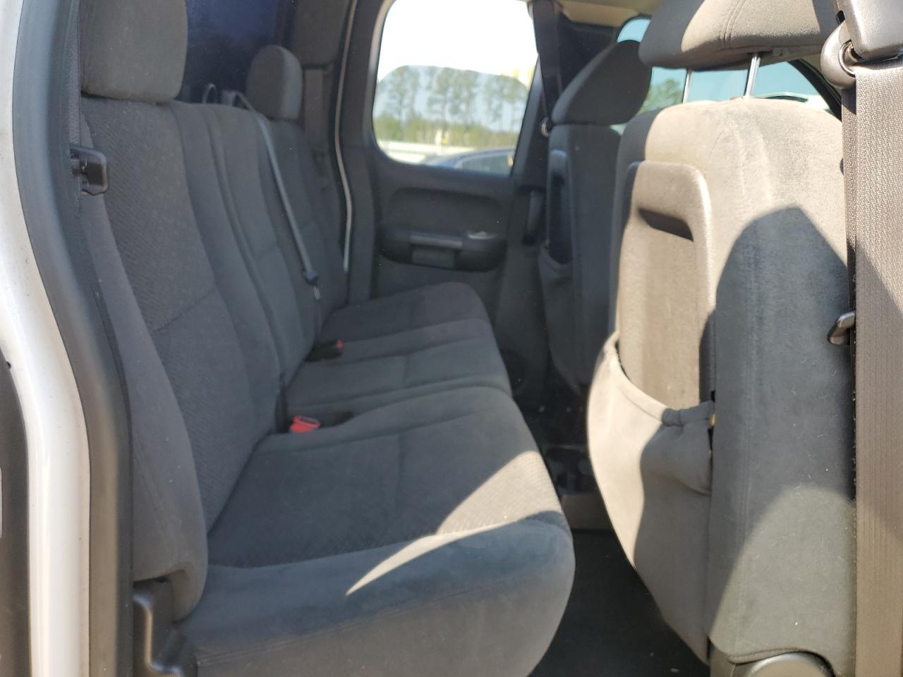 Chevrolet Silverado C1500 Image 4