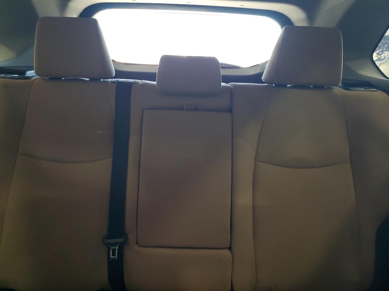 Toyota RAV4 Le Image 8