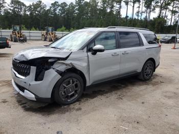  Salvage Kia Carnival