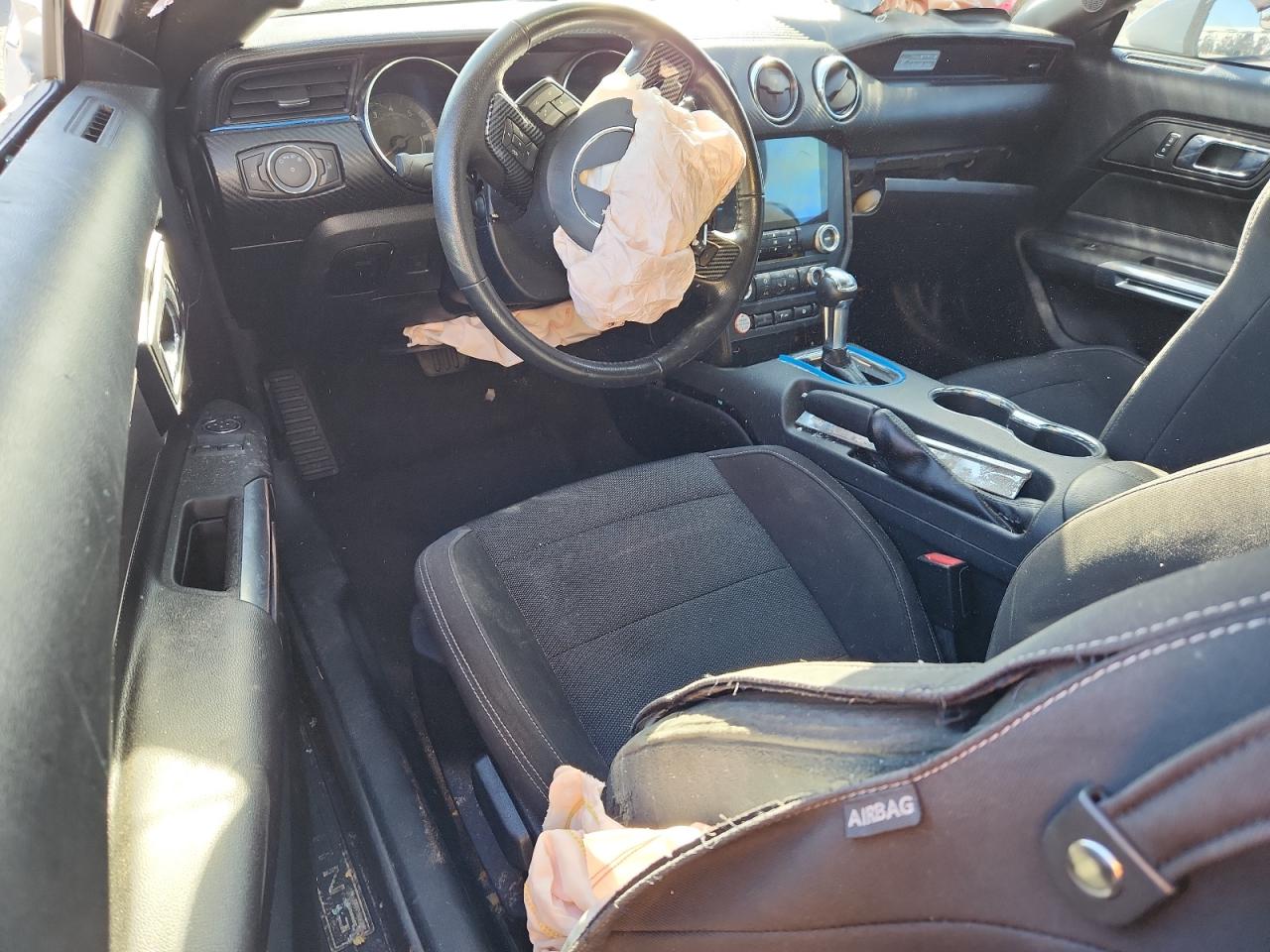 Ford Mustang Image 9