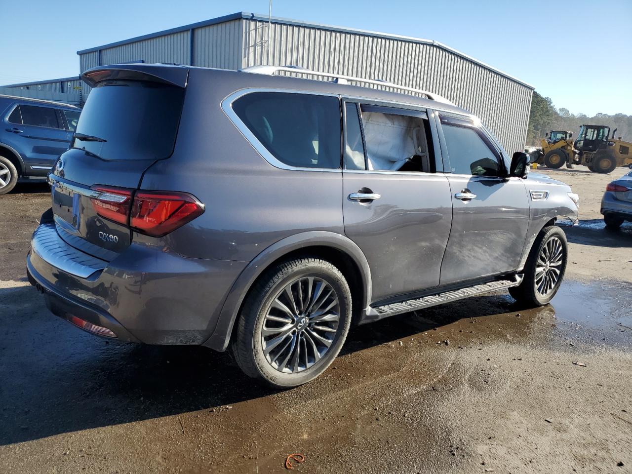 INFINITI Qx Luxe Image 2