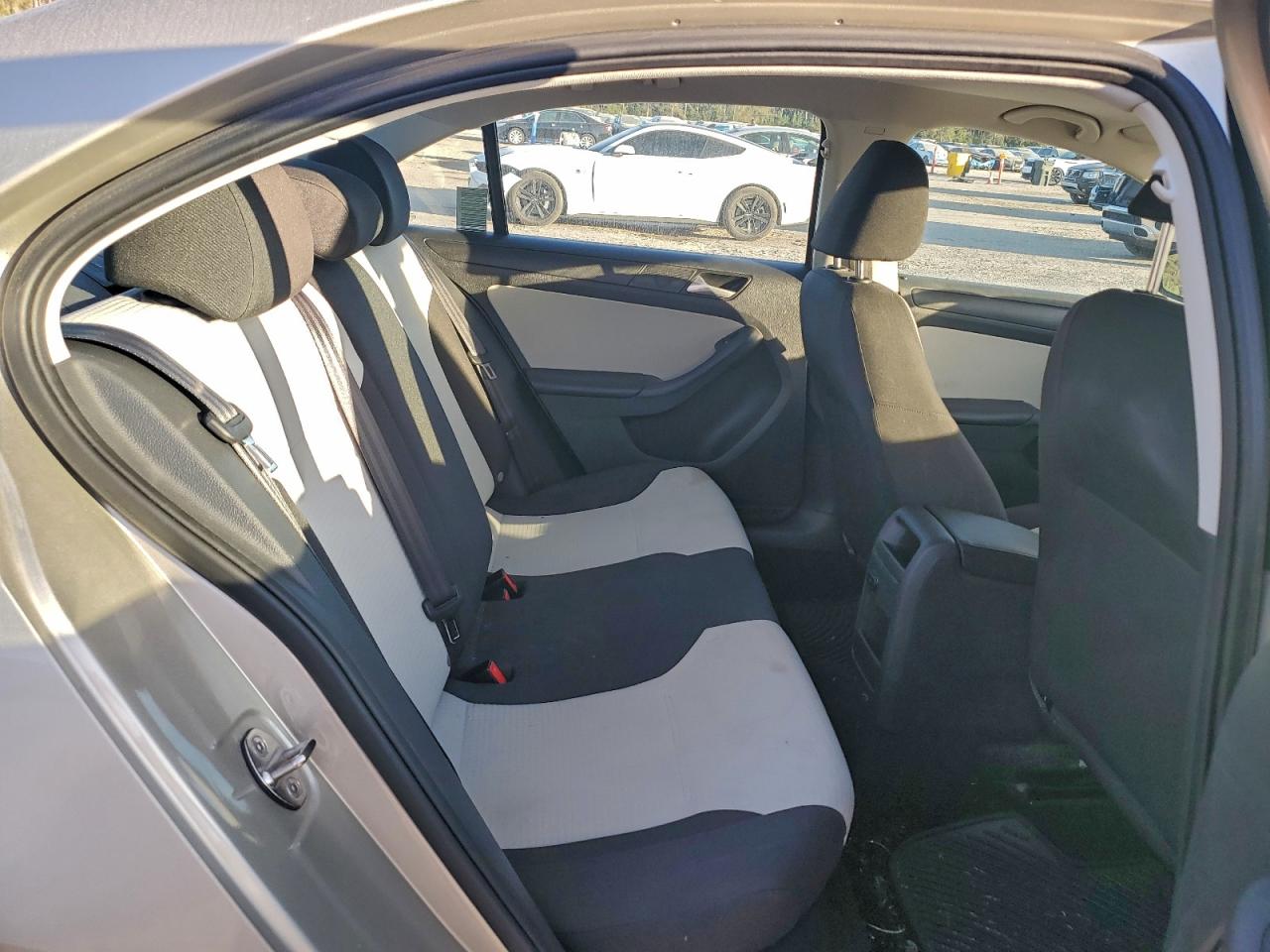 Volkswagen Jetta Base Image 12