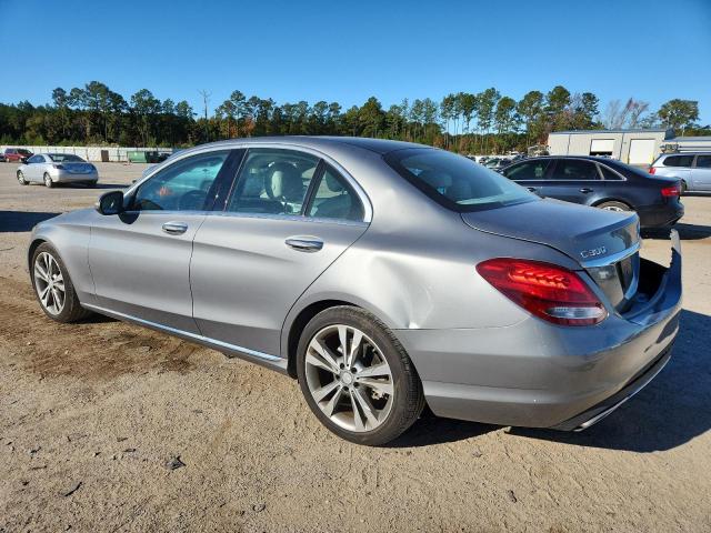 Mercedes-Benz C-Class 300 Image 3