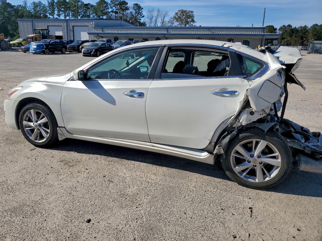 Nissan Altima 2.5 Image 2