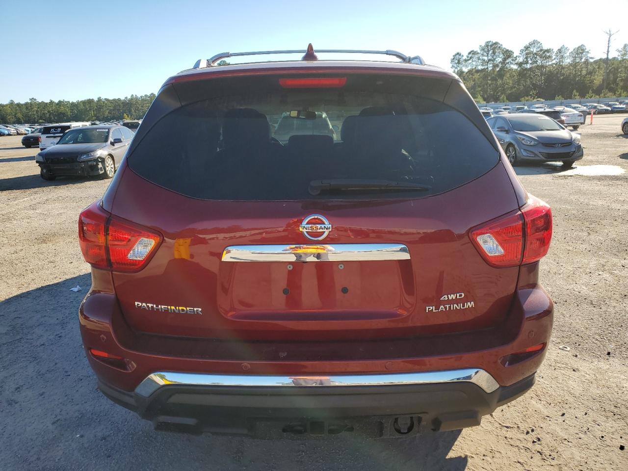 Nissan Pathfinder Platinum Image 8