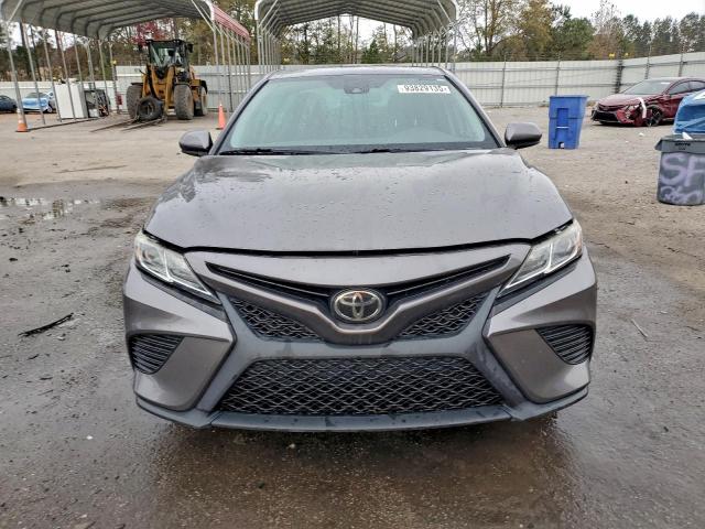 Toyota Camry L Image 10