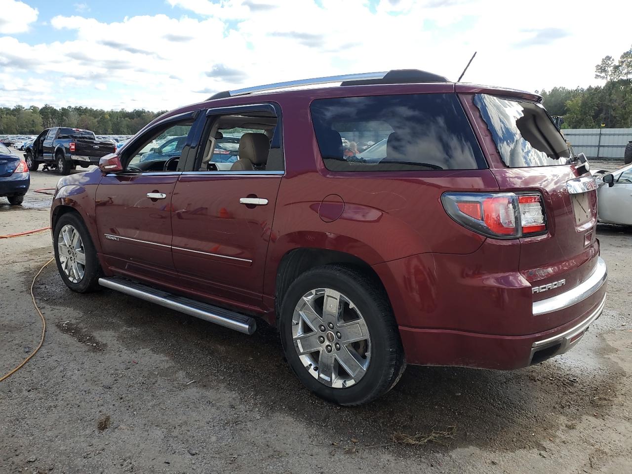 GMC Acadia Denali Image 2