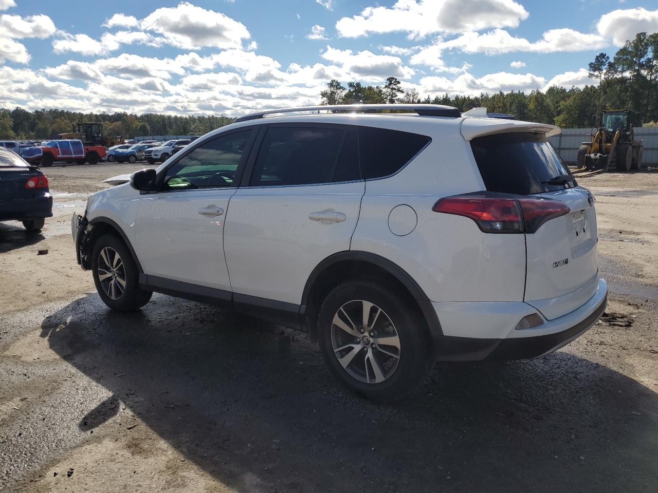 Toyota RAV4 Xle Image 3