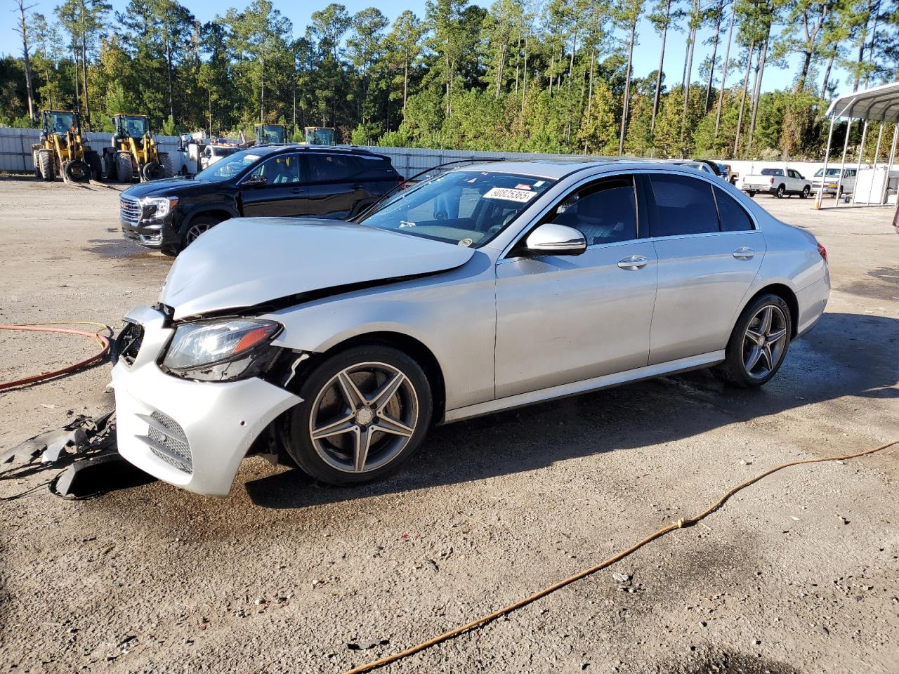 Mercedes-Benz E-Class 300 Image 1