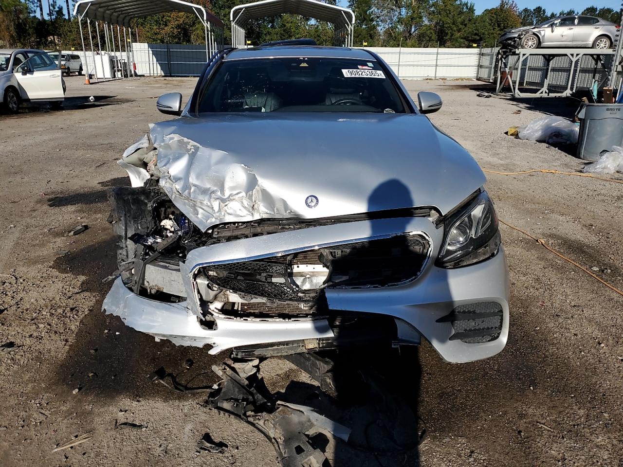 Mercedes-Benz E-Class 300 Image 12