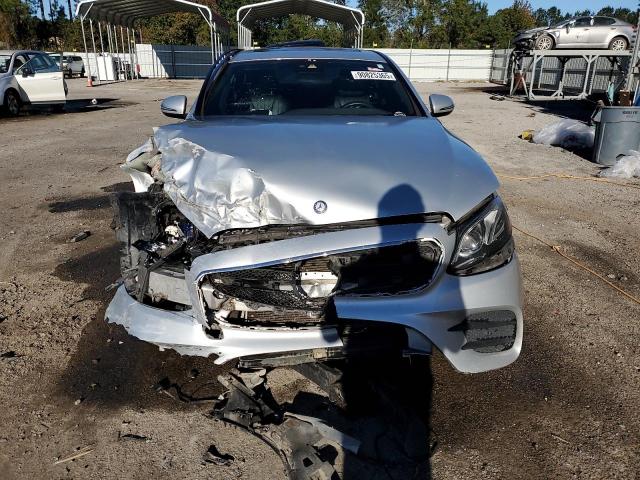 Mercedes-Benz E-Class 300 Image 12