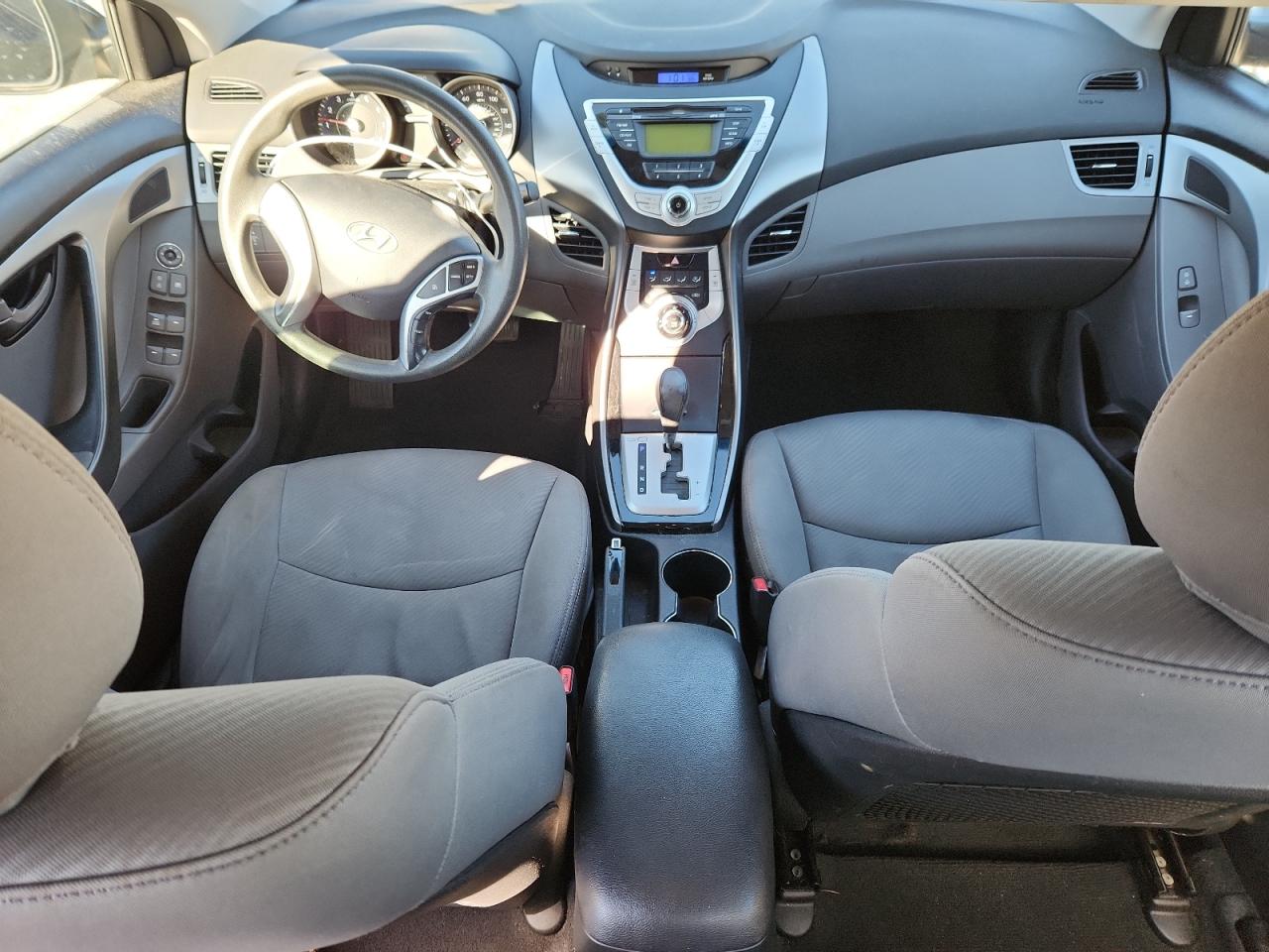 Hyundai ELANTRA Gls Image 11