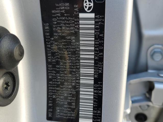 Toyota Corolla Le Image 9