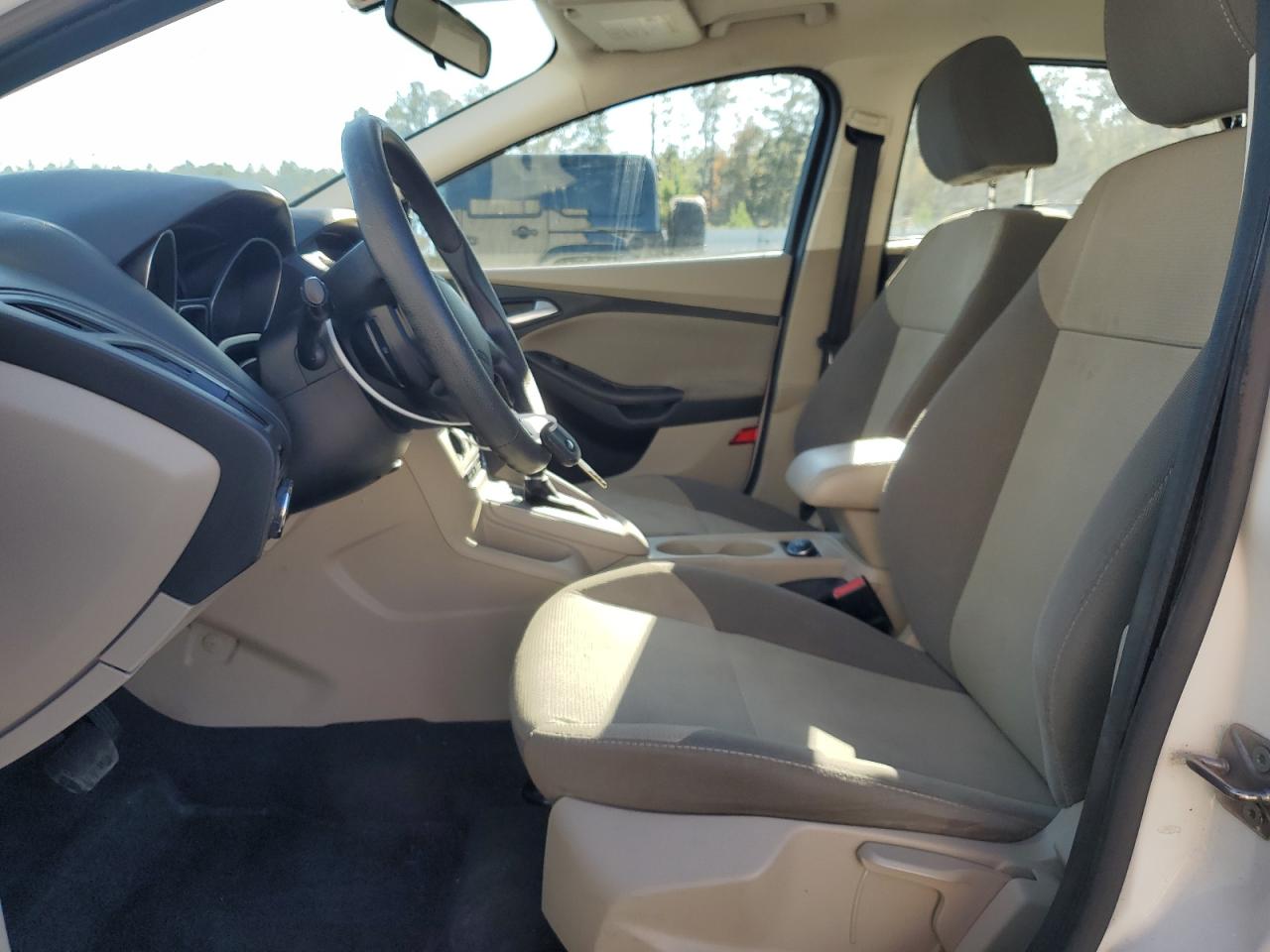 Ford Focus Se Image 12