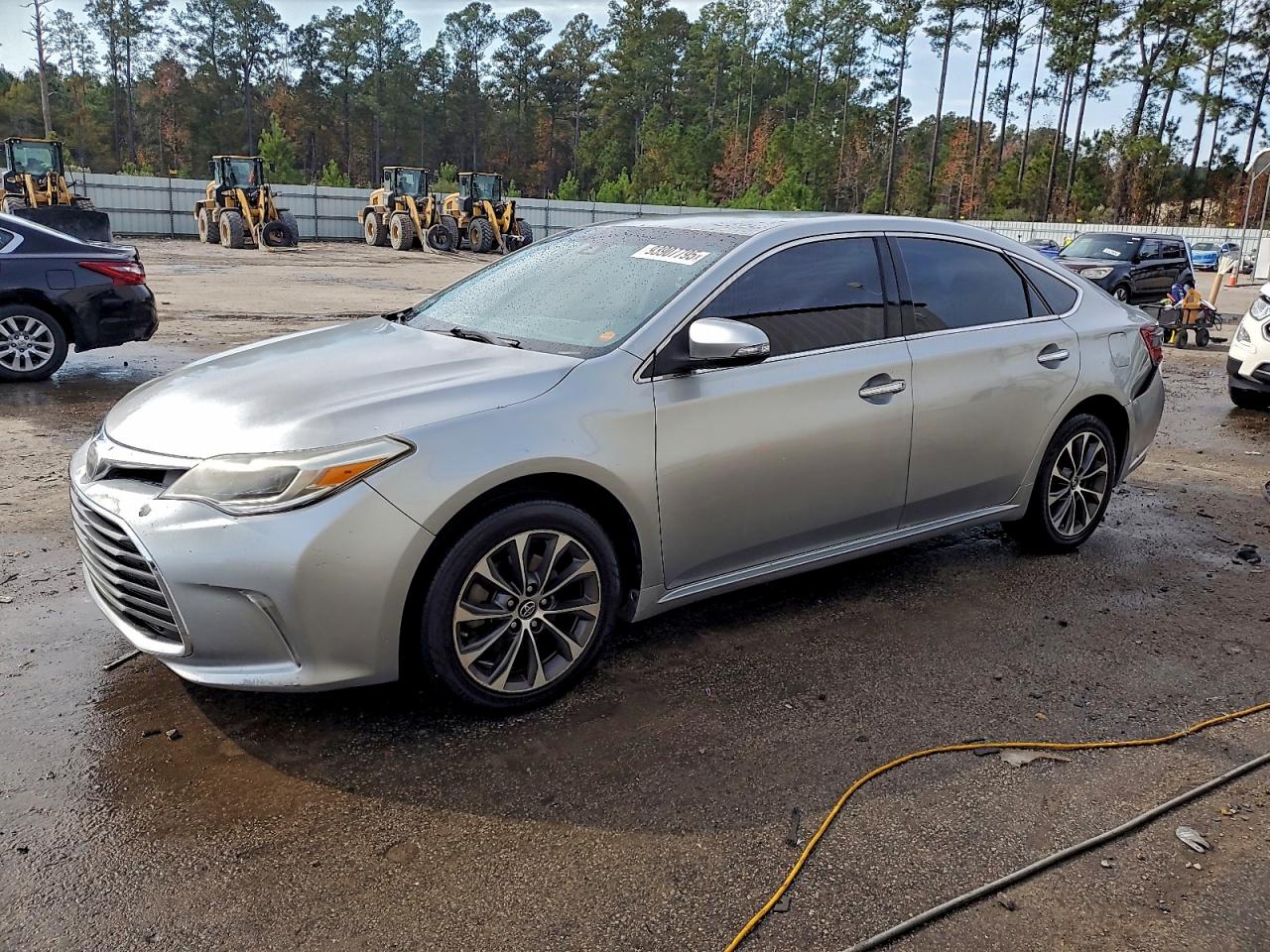 Toyota Avalon Xle Image 1