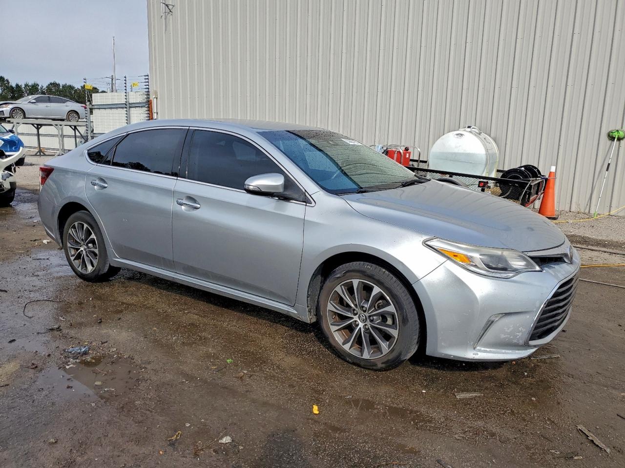 Toyota Avalon Xle Image 4