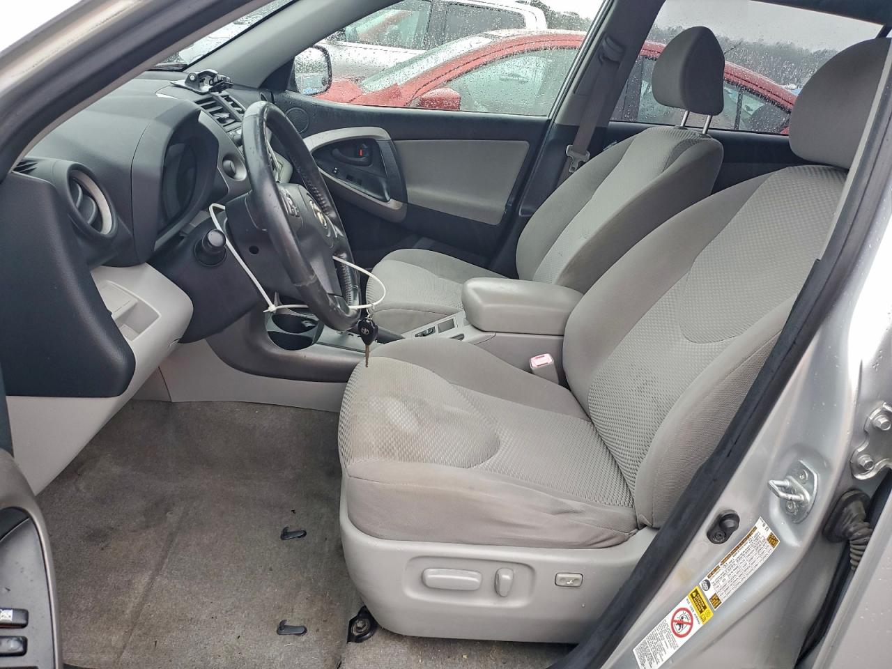 Toyota RAV4 Limited Image 7