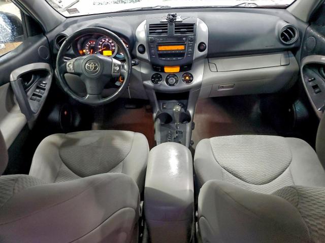 Toyota RAV4 Limited Image 3