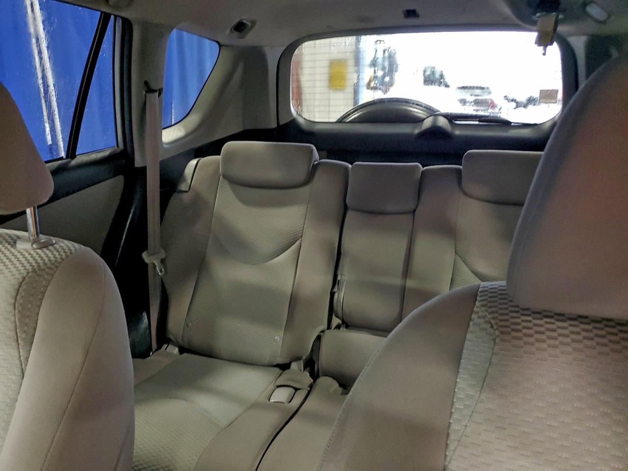 Toyota RAV4 Limited Image 10