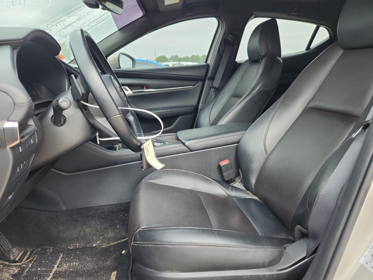 Mazda 3 Premium Image 2