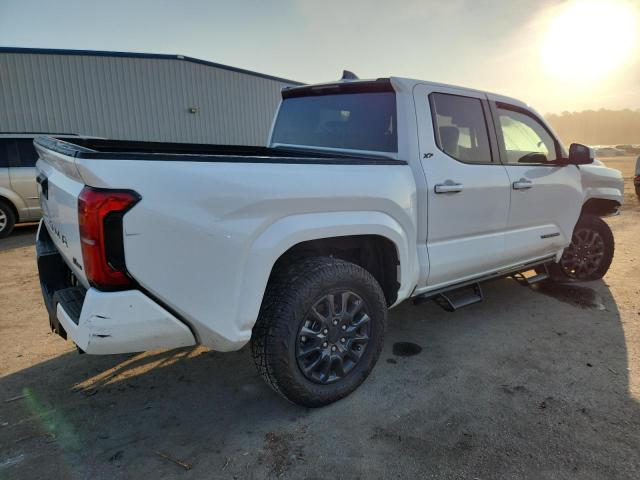 Toyota Tacoma Double Cab Image 11