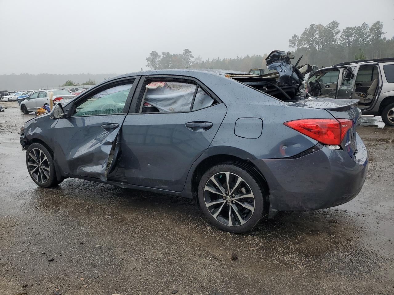 Toyota Corolla L Image 3