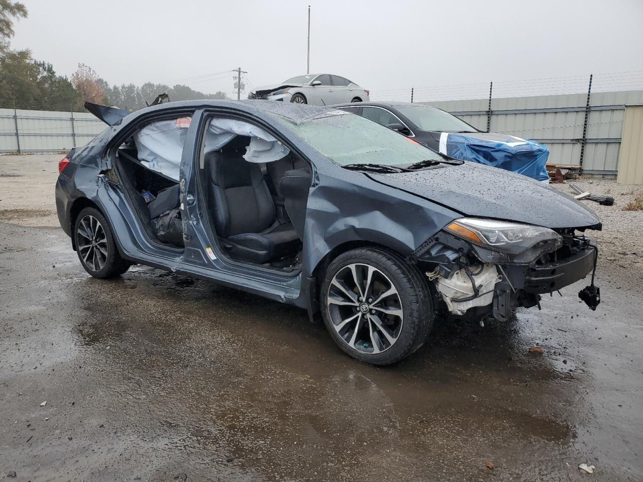 Toyota Corolla L Image 2