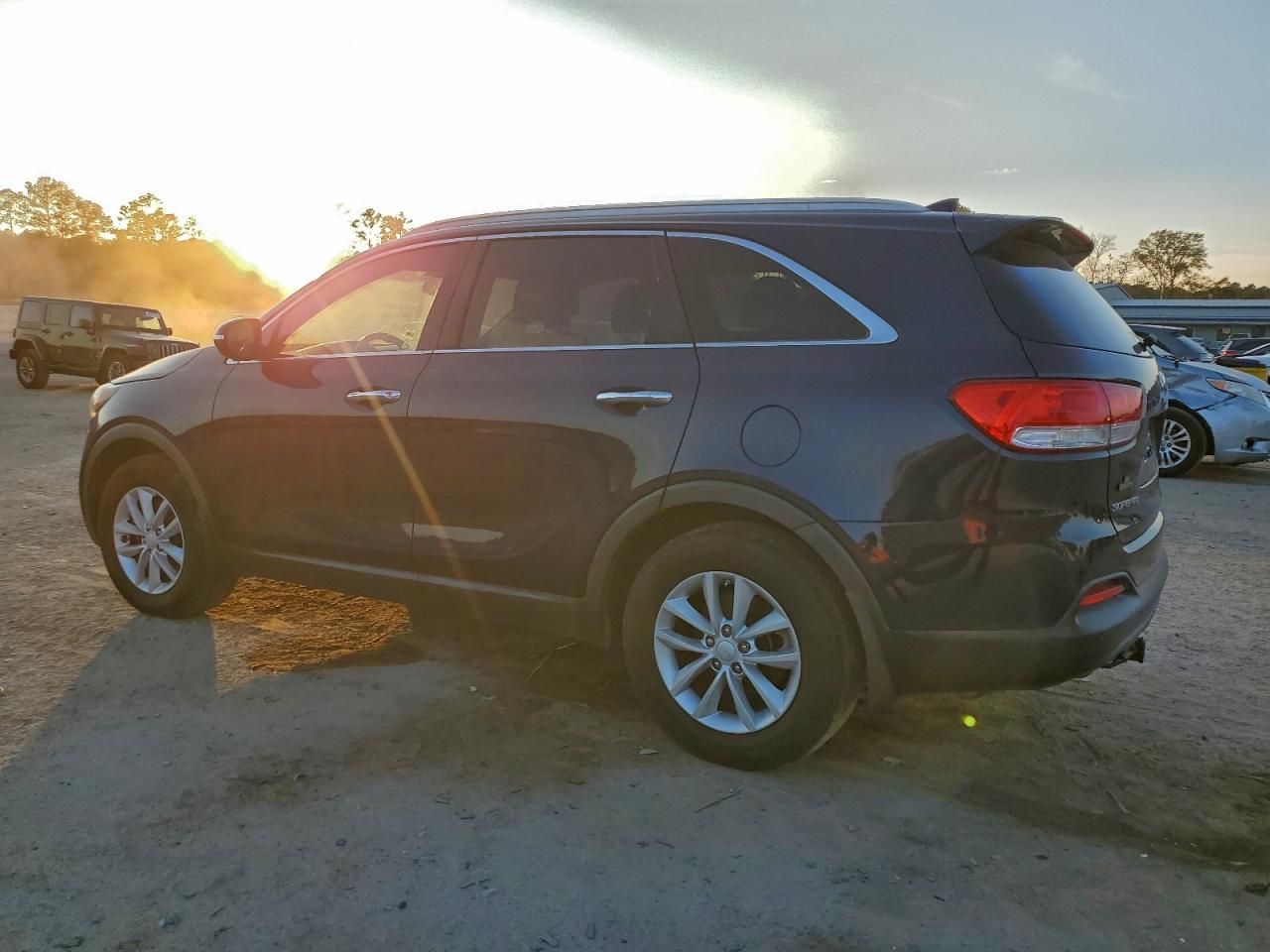 Kia Sorento Lx Image 2