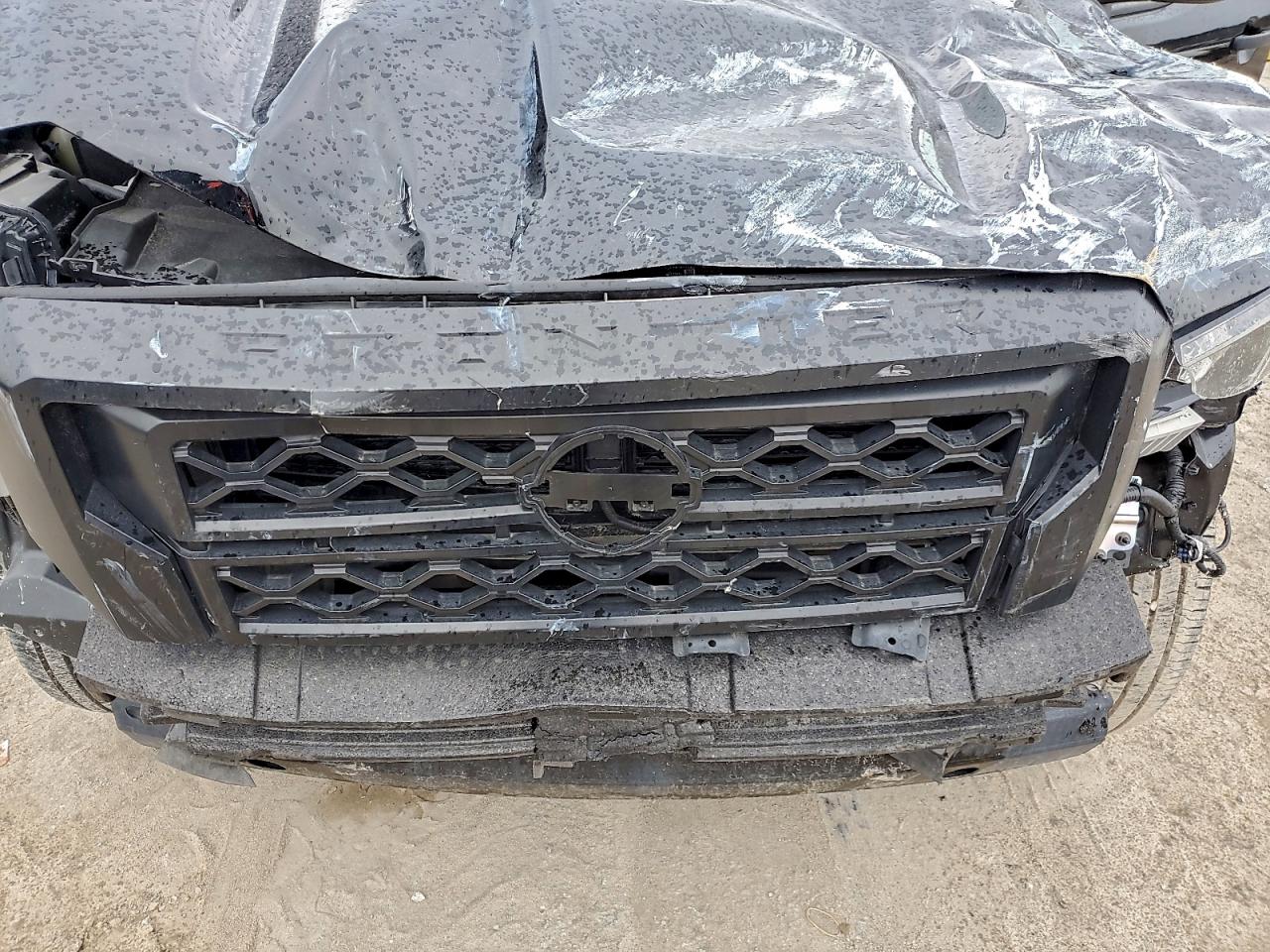 Nissan Frontier S Image 9