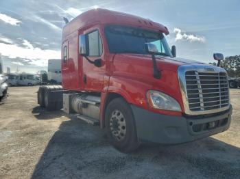  Salvage Freightliner Cascadia 1