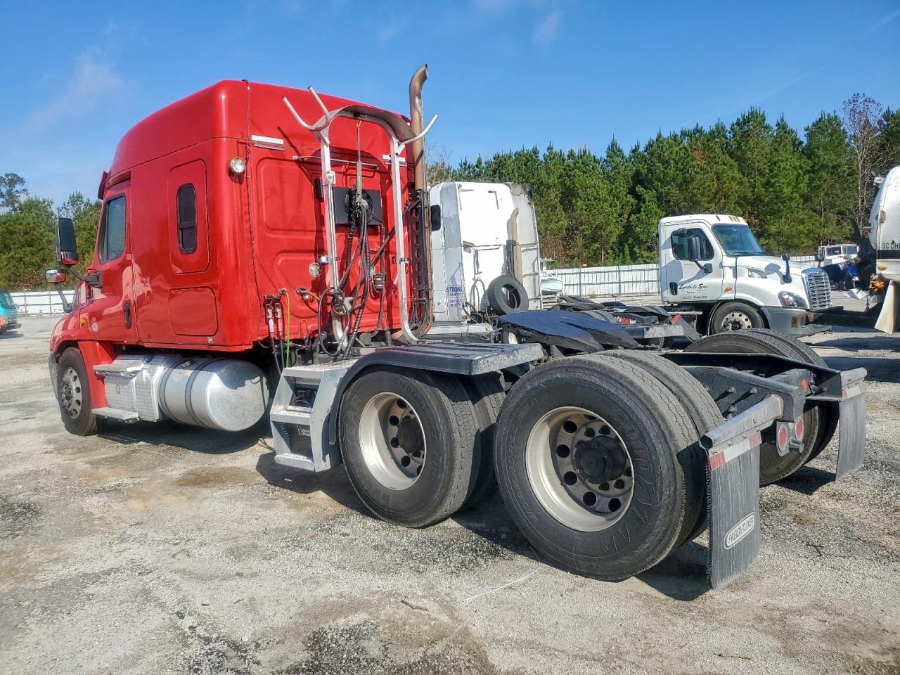 Freightliner Cascadia 1 Image 2