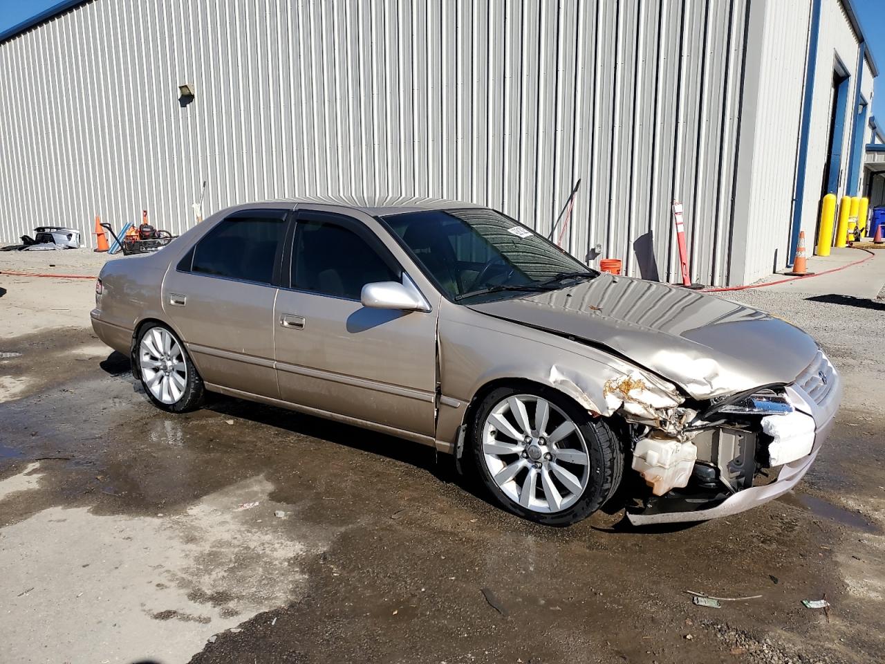 Toyota Camry Ce Image 3