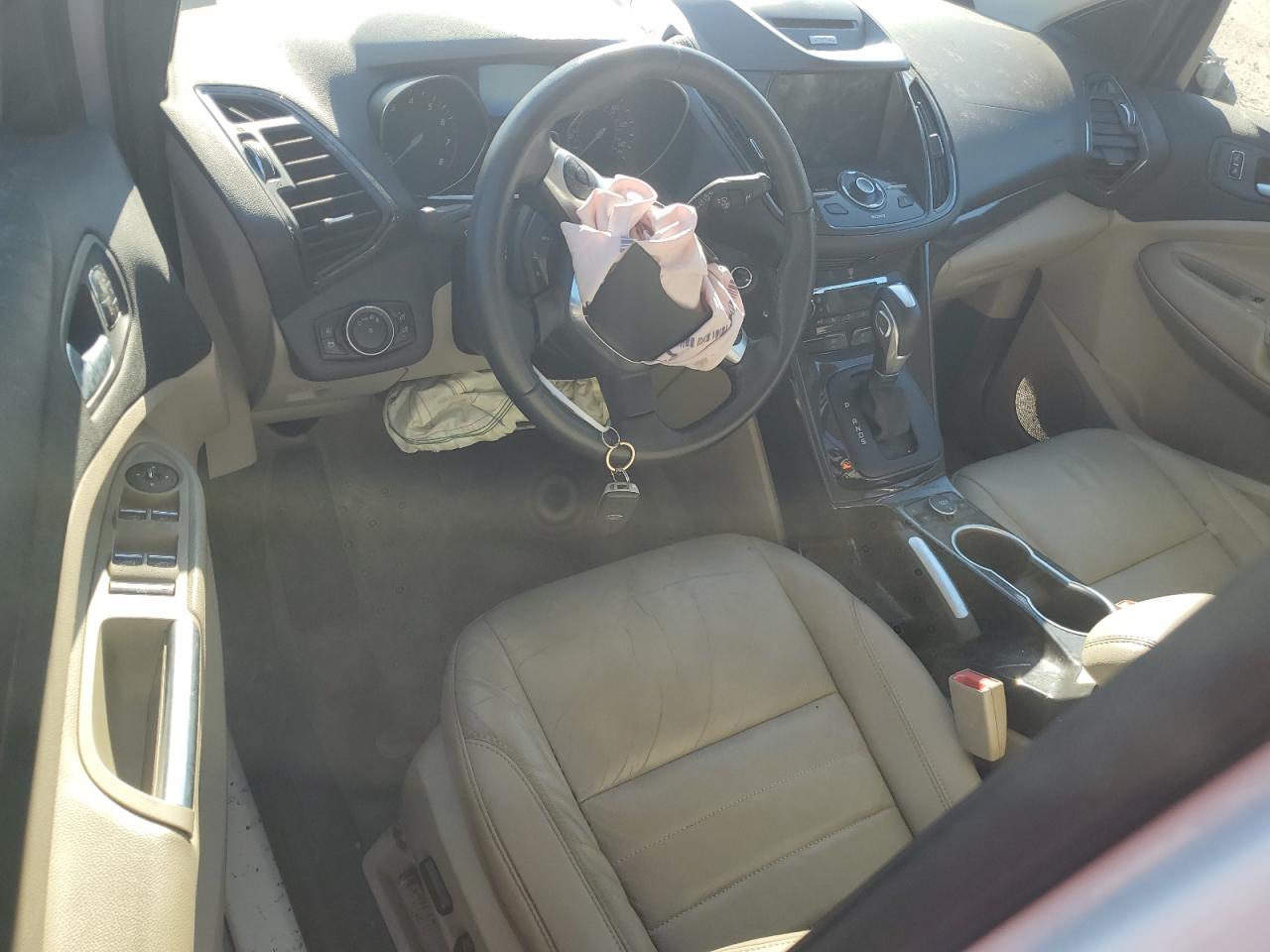 Ford Escape Titanium Image 9