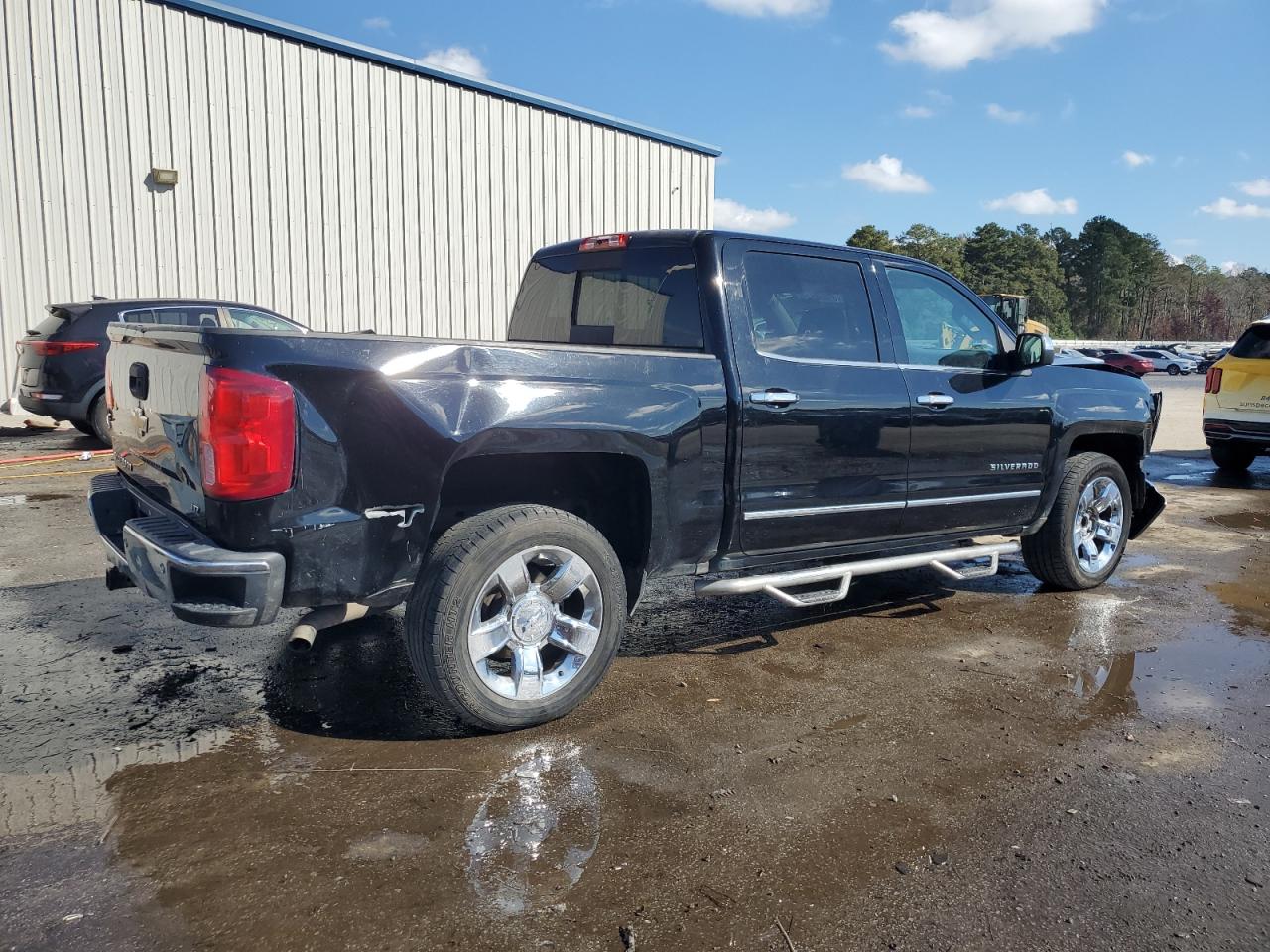 Chevrolet Silverado C1500 Ltz Image 10