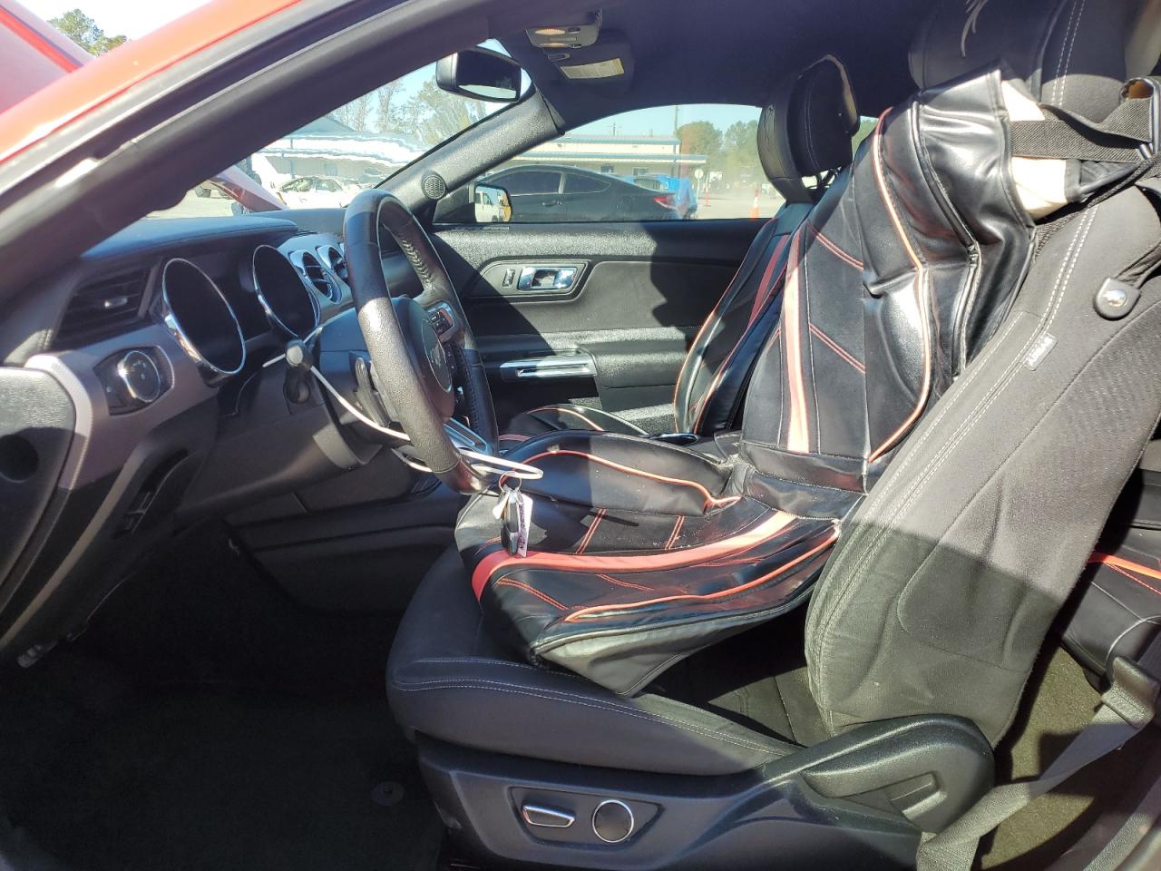 Ford Mustang Image 8