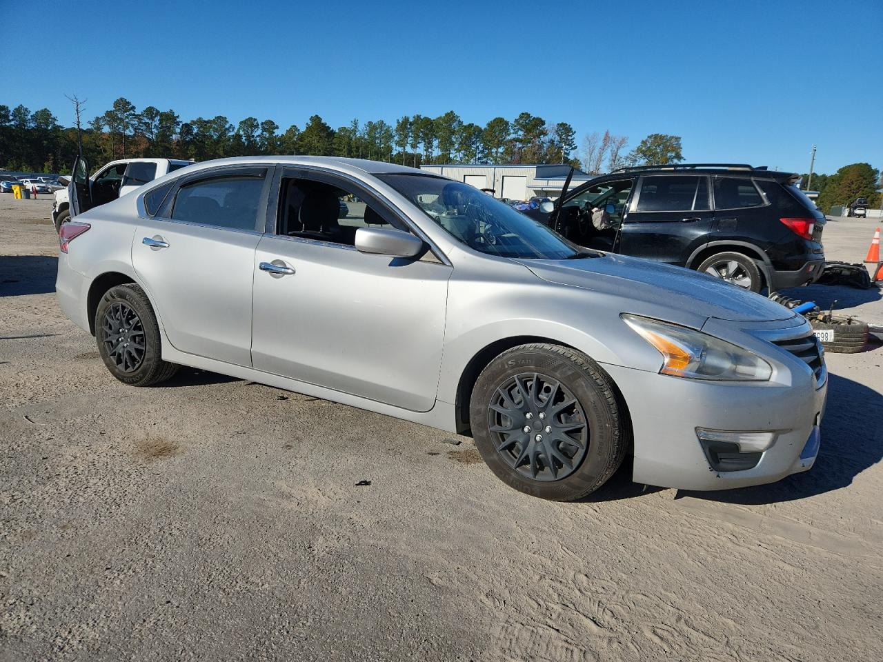 Nissan Altima 2.5 Image 3