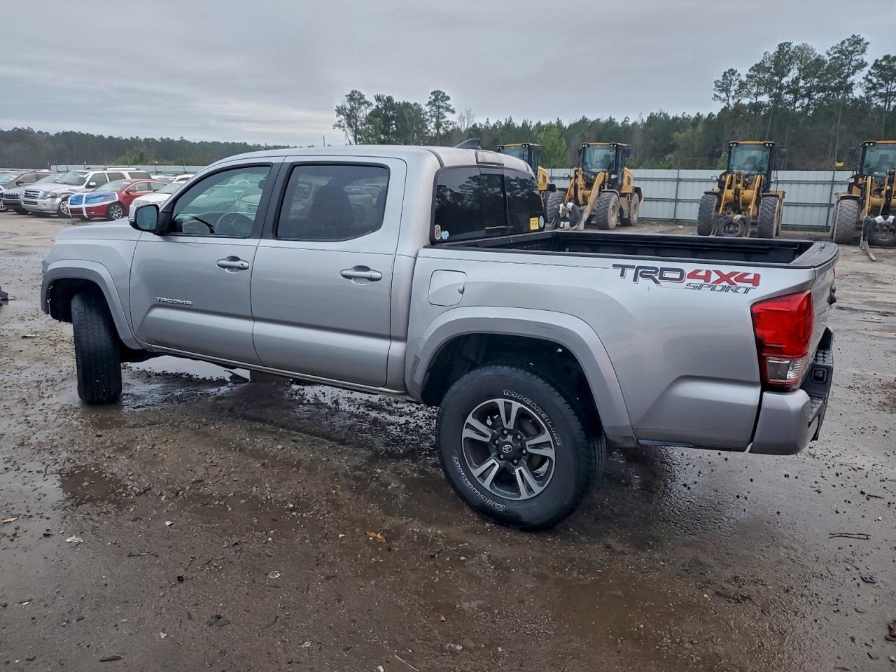Toyota Tacoma Double Cab Image 9