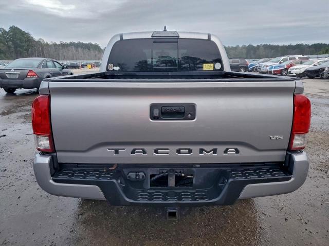 Toyota Tacoma Double Cab Image 7