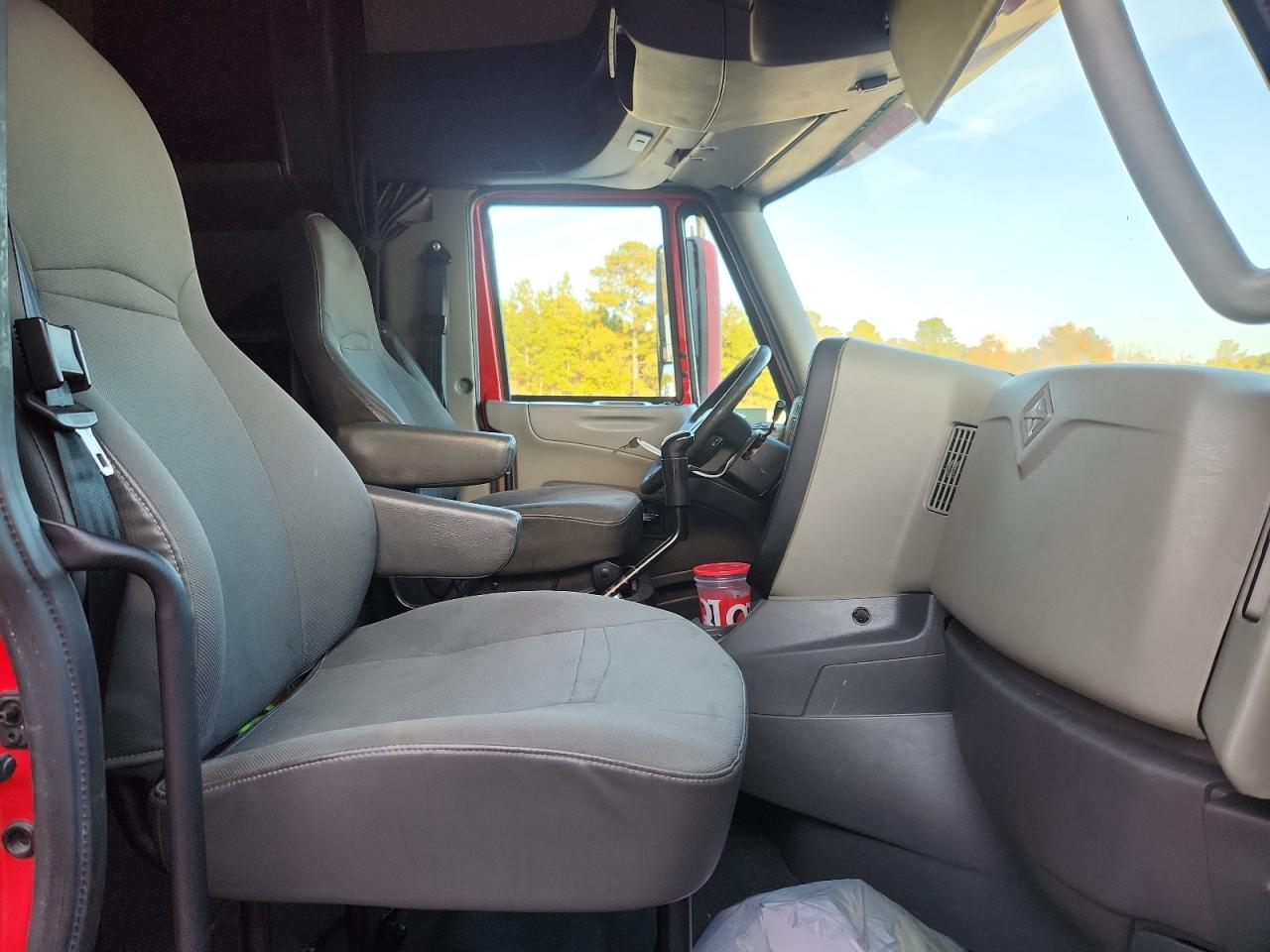 International Prostar Image 8