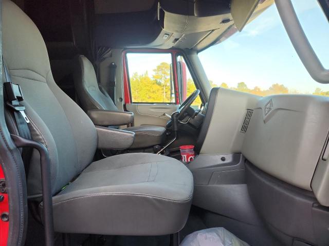 International Prostar Image 8