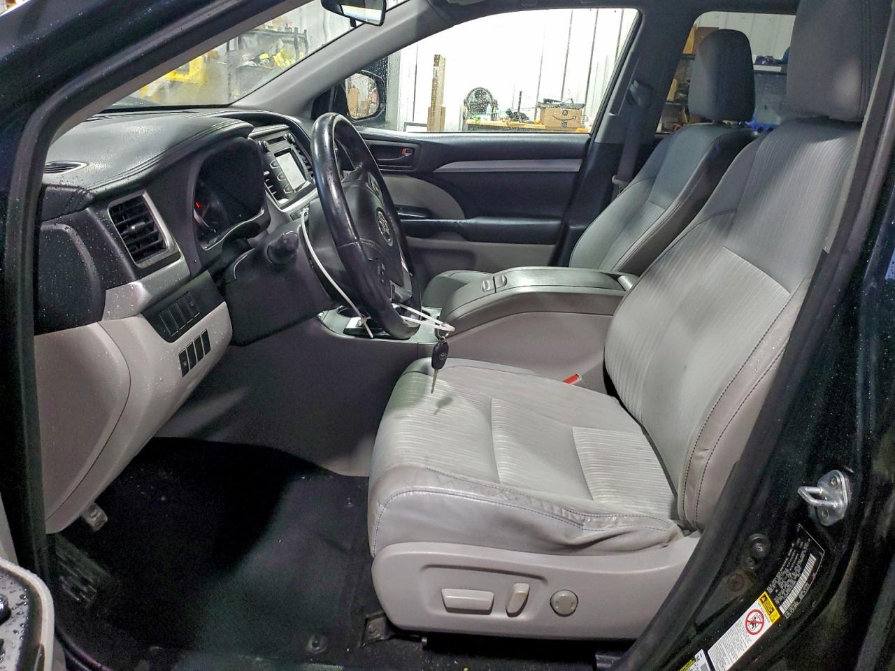 Toyota Highlander Le Image 10