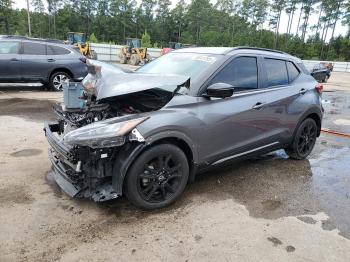  Salvage Nissan Kicks